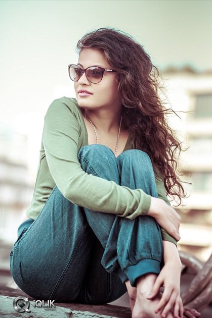 Sneha-Ullal